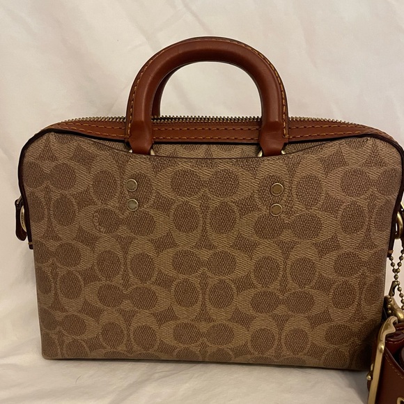 Rogue Slim Brief 25 In Signature Canvas - Picture 8 of 14